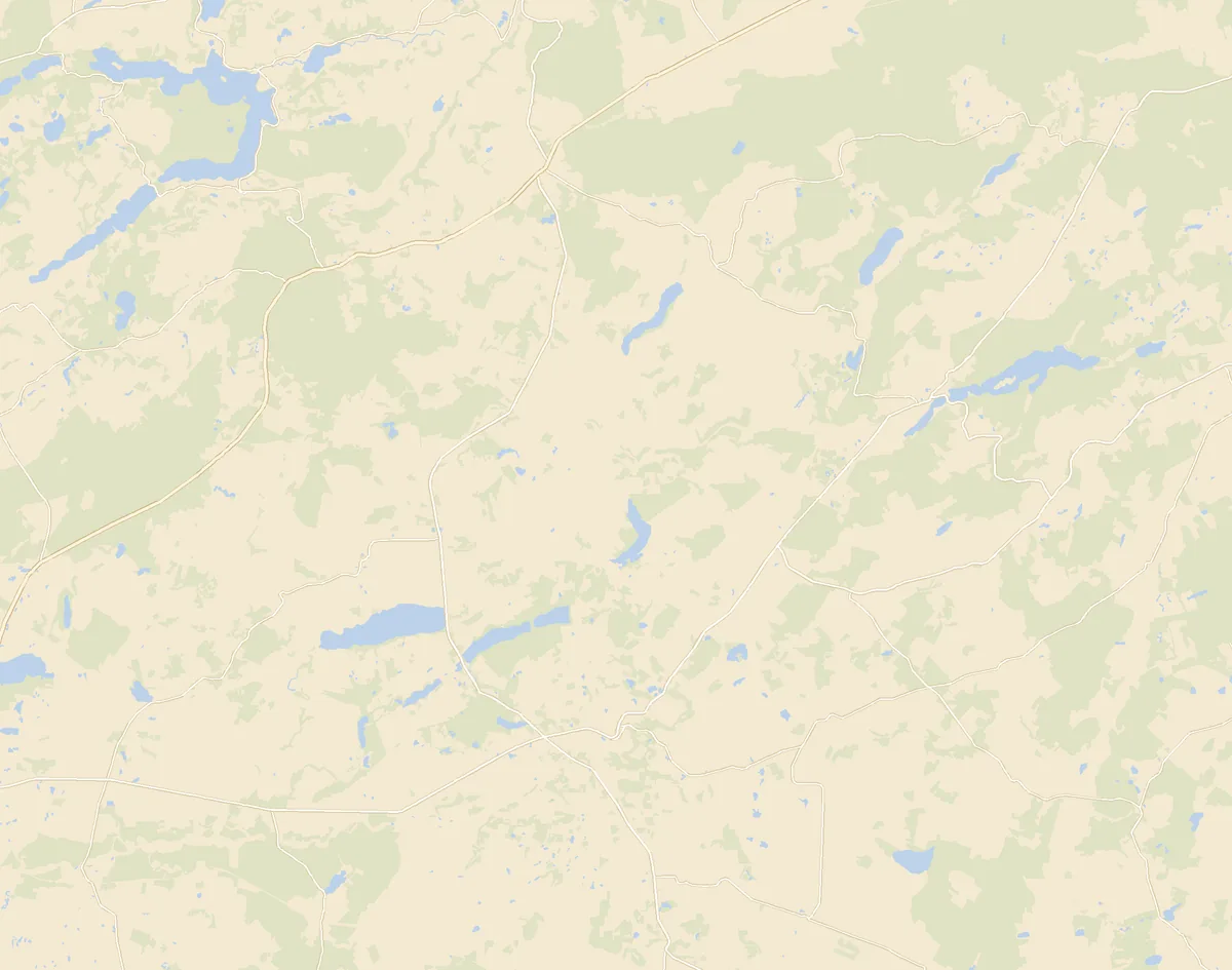 Mapa okolicy. Kaszubska Bacówka w Szumlesiu Szlacheckim, na północ od niej stok w Trzepowie, na północny wschód Przywidz, na północny zachód Wieżyca i Szymbark, na zachód kąpielisko nad Jeziorem Lubańskim w Nowej Karczmie, na południowy zachód Będomin z Muzeum Hymnu Narodowego. Dookoła lasy i jeziora, Gdańsk na północny wschód, poza mapą.